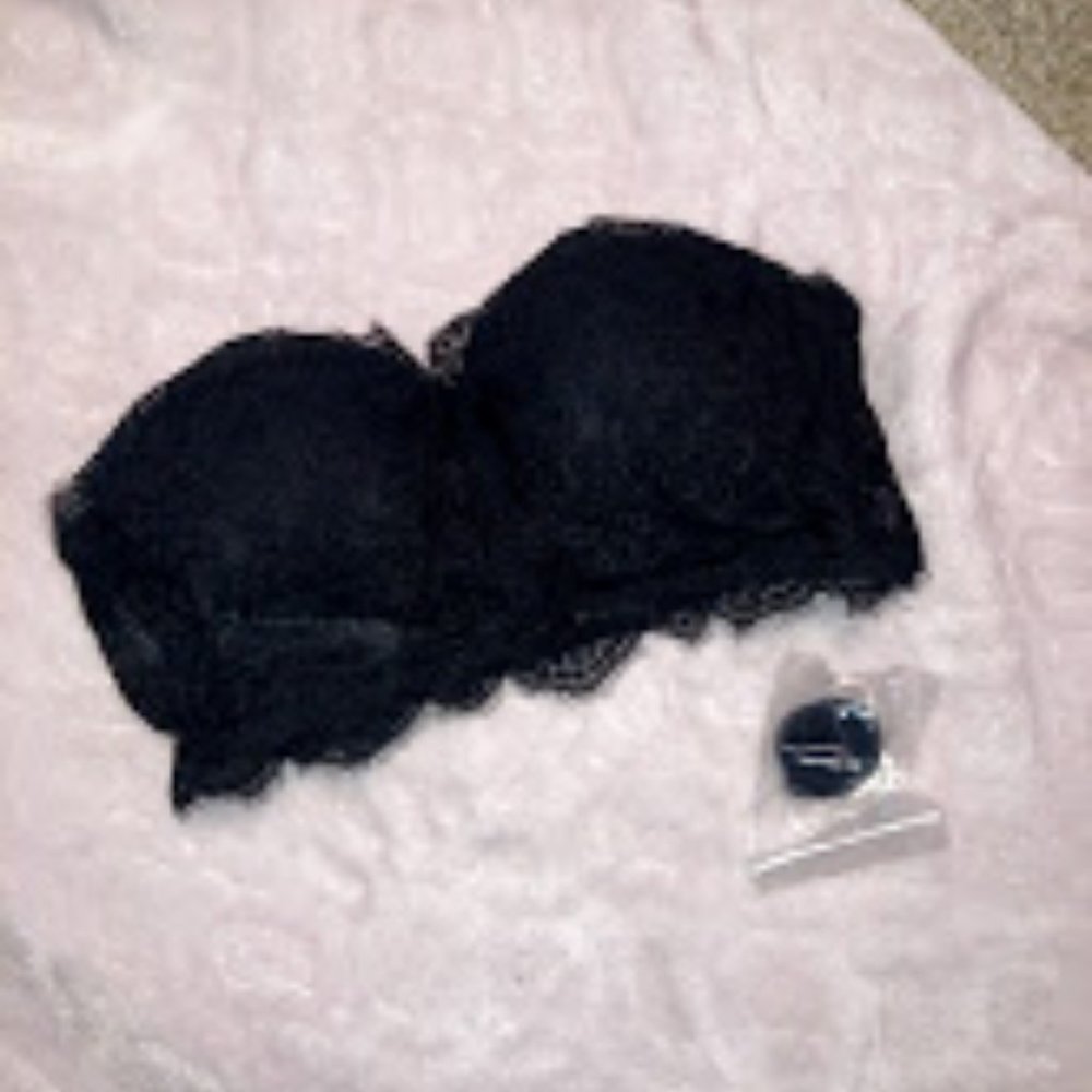 Black Eyelash Lace Strapless Bralette
